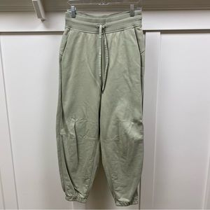 Lululemon Sweat Pants, Size 8